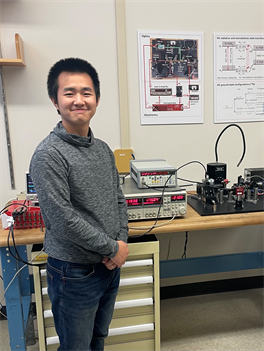[cr][lf]&amp;lt;p&amp;gt;Jie Zhao, the teaching assistant for the MSE404 quantum modules, in front of the module&amp;amp;rsquo;s experimental set-up. Zhao, a MatSE graduate student, tests and guides the experiments for the students.&amp;lt;/p&amp;gt;[cr][lf]