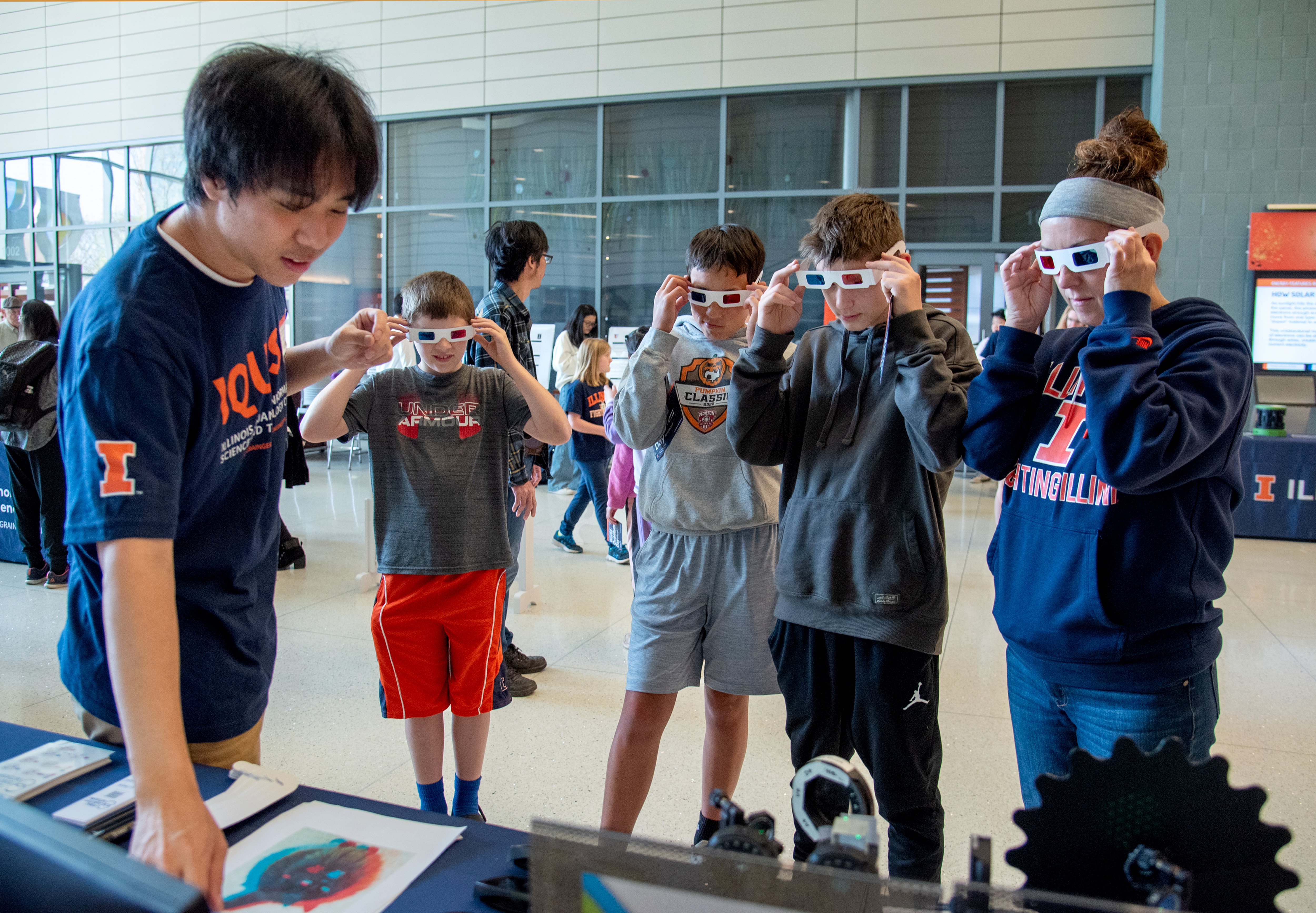 World Quantum Day physics demonstration engaged participants of all ages. (Credit: Heather Coit | Grainger College of Engineering)